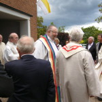 Pfarrer Martin Karras (Bildmitte)