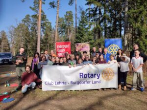 Pflanz-Aktion der Rotary-Club Grupenbild